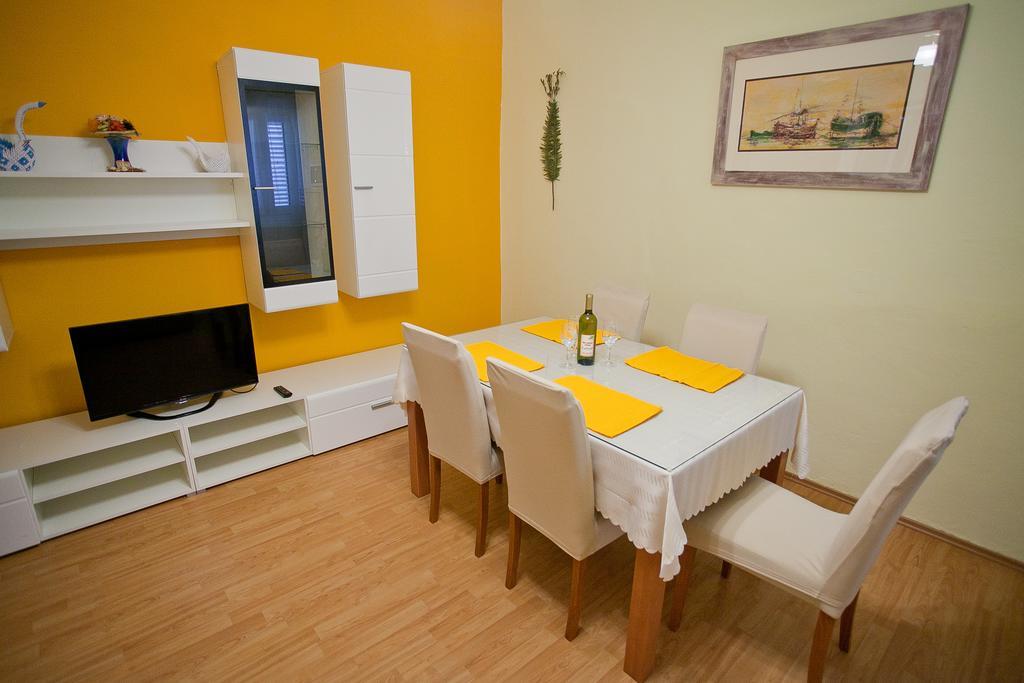 Apartment Anka Бибине Стая снимка